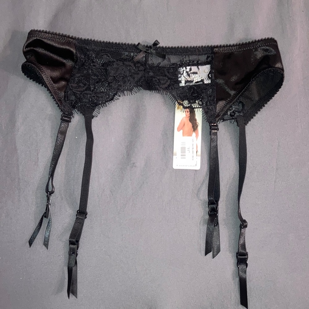 Black waist garter belt